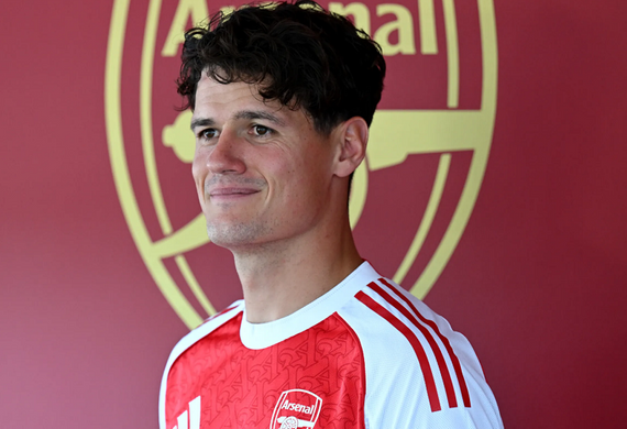 Ajax quay xe sang Norgaard sau khi MU đóng sập cửa vụ Ugarte